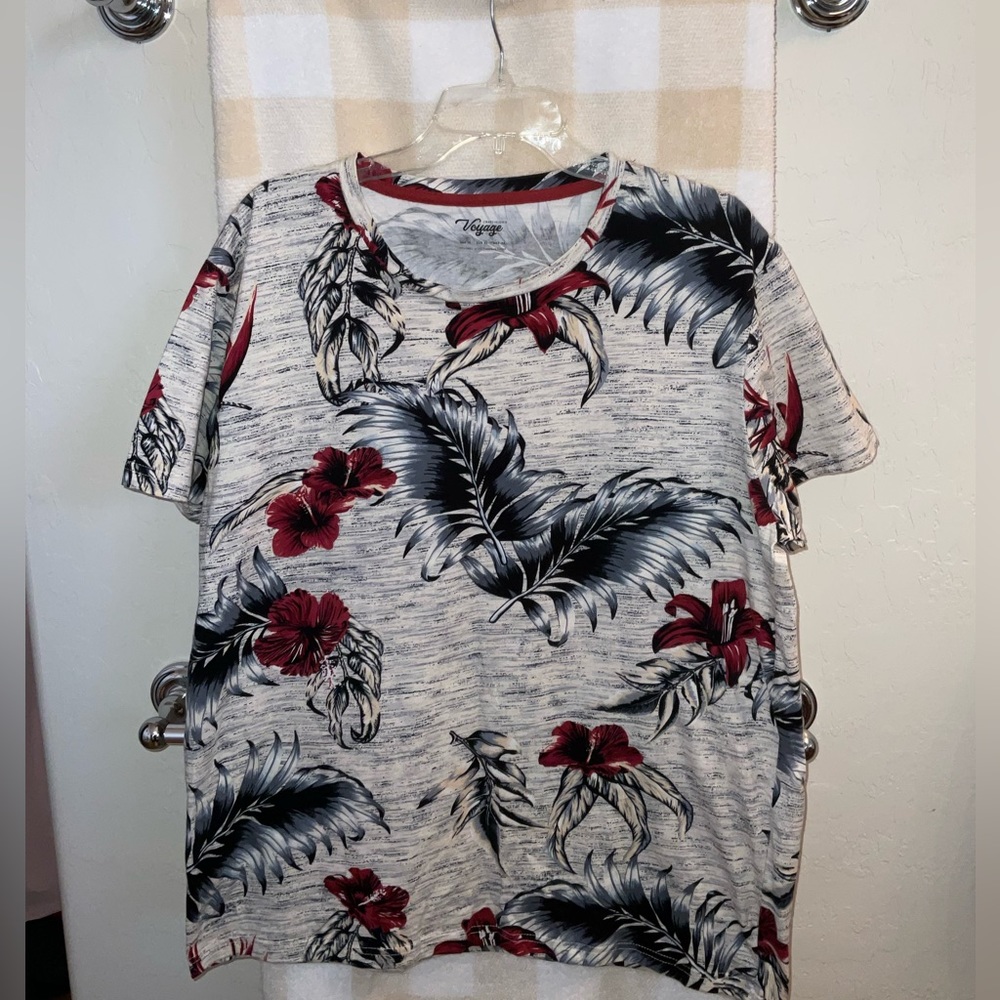 Craft + Flow Voyage Men’s Leaves & Floral T-Shirt, Short Sleeves EUC